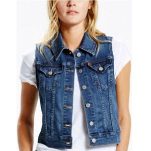 Woman’s Vintage fitted trucker vest Sz. small